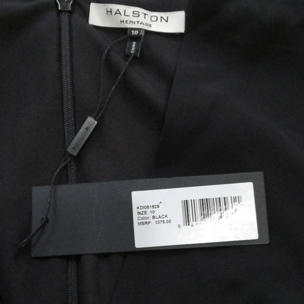 Black sleeveless dress